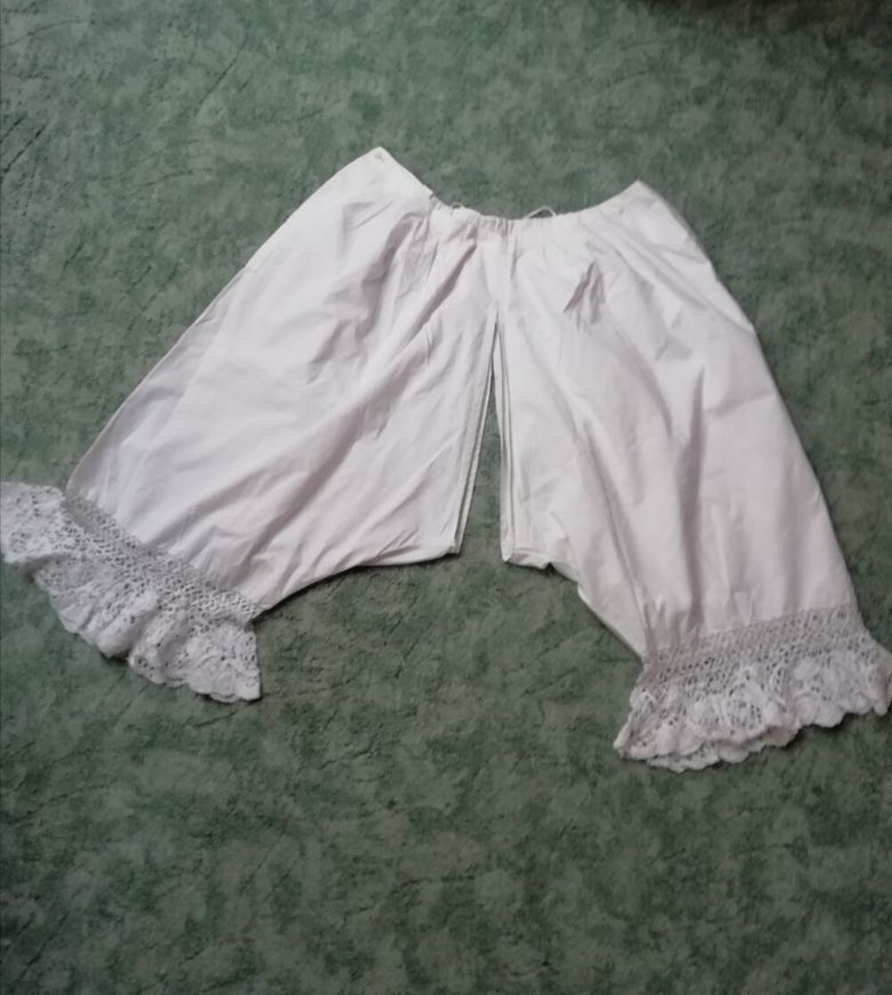 Ensemble lingerie ancienne : culotte fendue + chemise Vtements