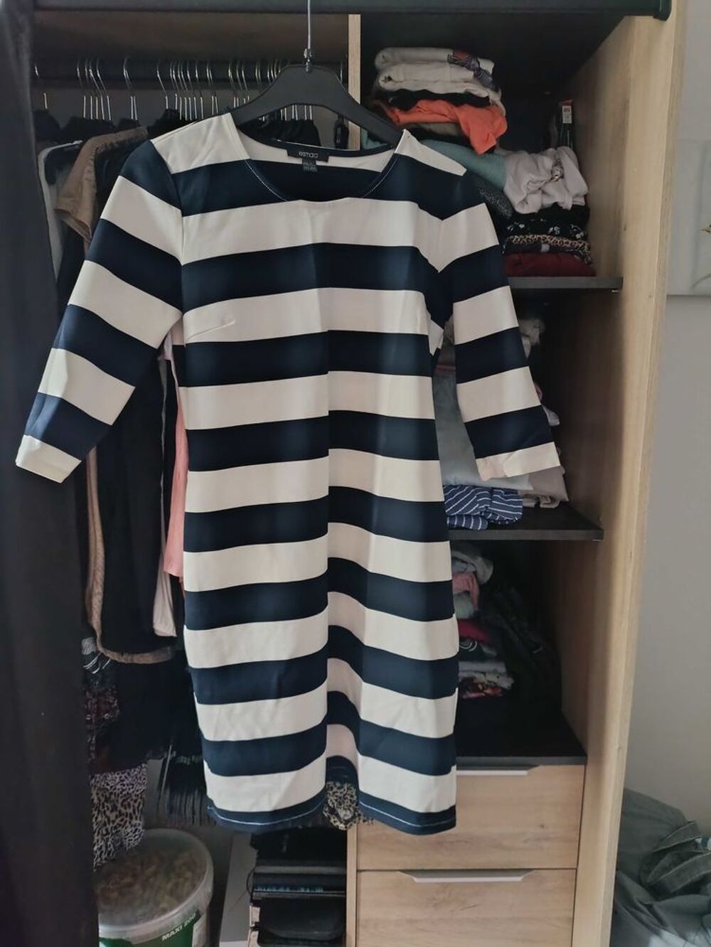vent deux gros sac de v&ecirc;tements robes.pijama chaussures Vêtements
