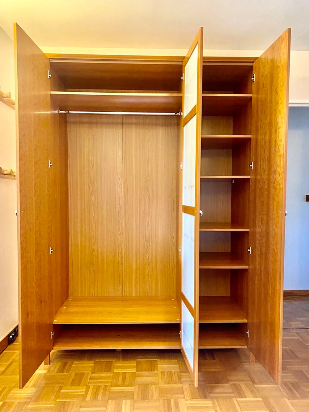 armoire "BoConcept" gamme Transit. Meubles