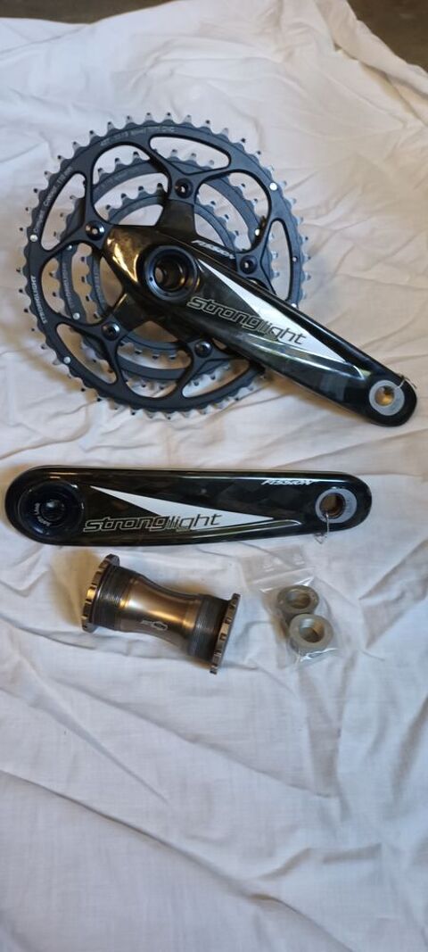 Pédalier STRONGLIHT Carbone Triple 28/38/48 axe titane Tournefeuille (31)