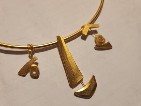 Collier rigide ras-de-cou Visage Christian LACROIX 240 Vigneux-sur-Seine (91)