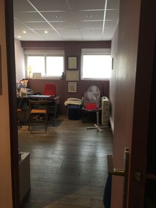 Location Autre Cabinet à partager 21 m2 et salle d'attente Saint-jean-de-soudain