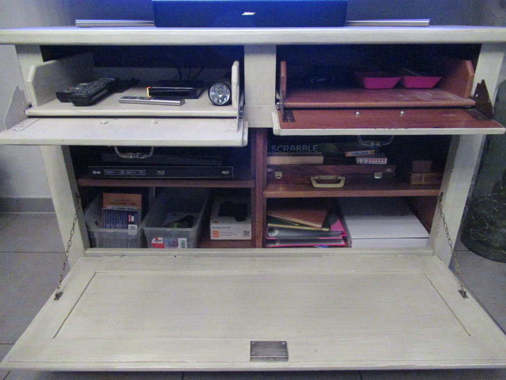 Meuble100% ch&ecirc;ne customis&eacute; pour t&eacute;l&eacute; ou bar ou rangemen Meubles
