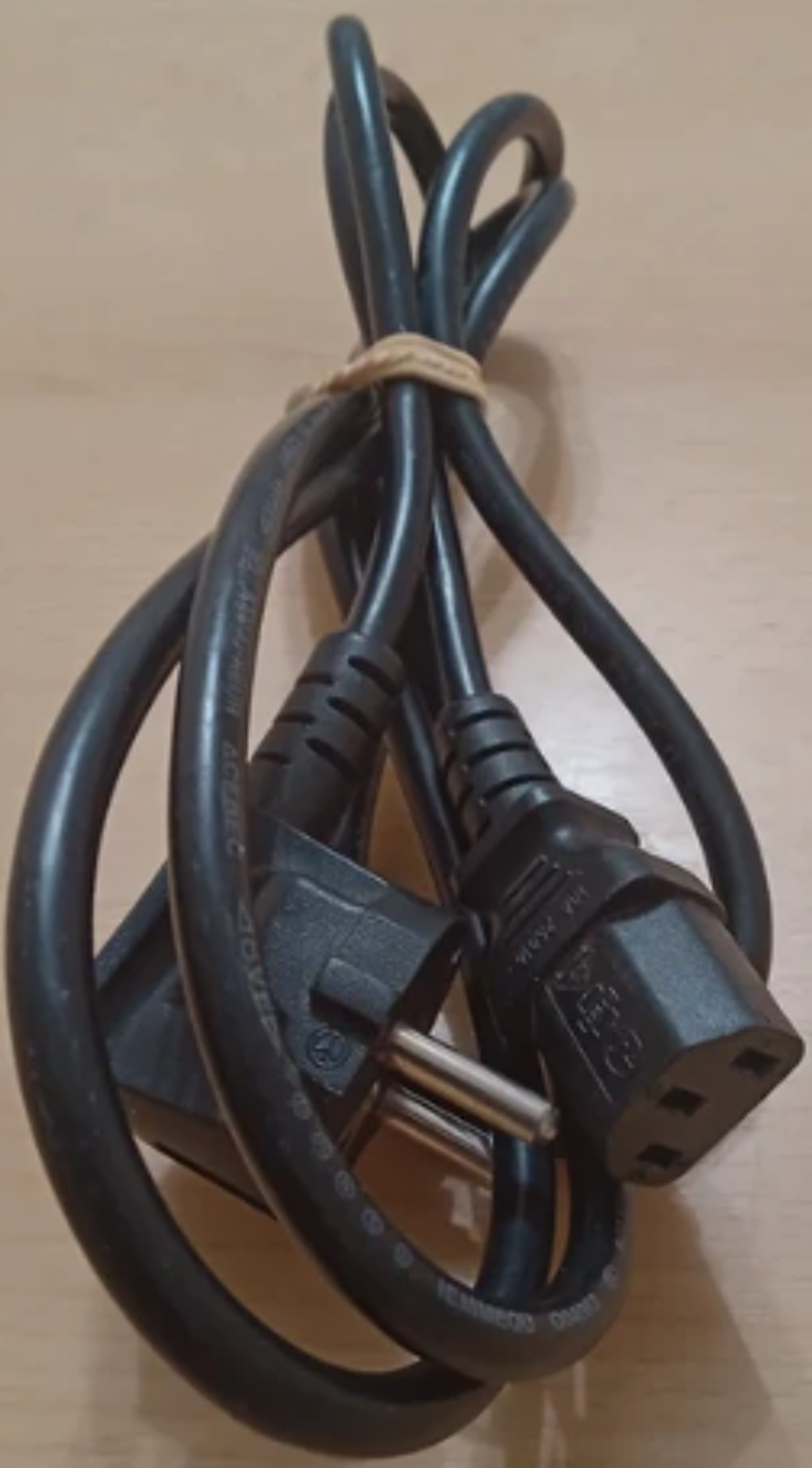 C&acirc;ble d'Alimentation Noir pour Ordinateur et Moniteur Audio et hifi