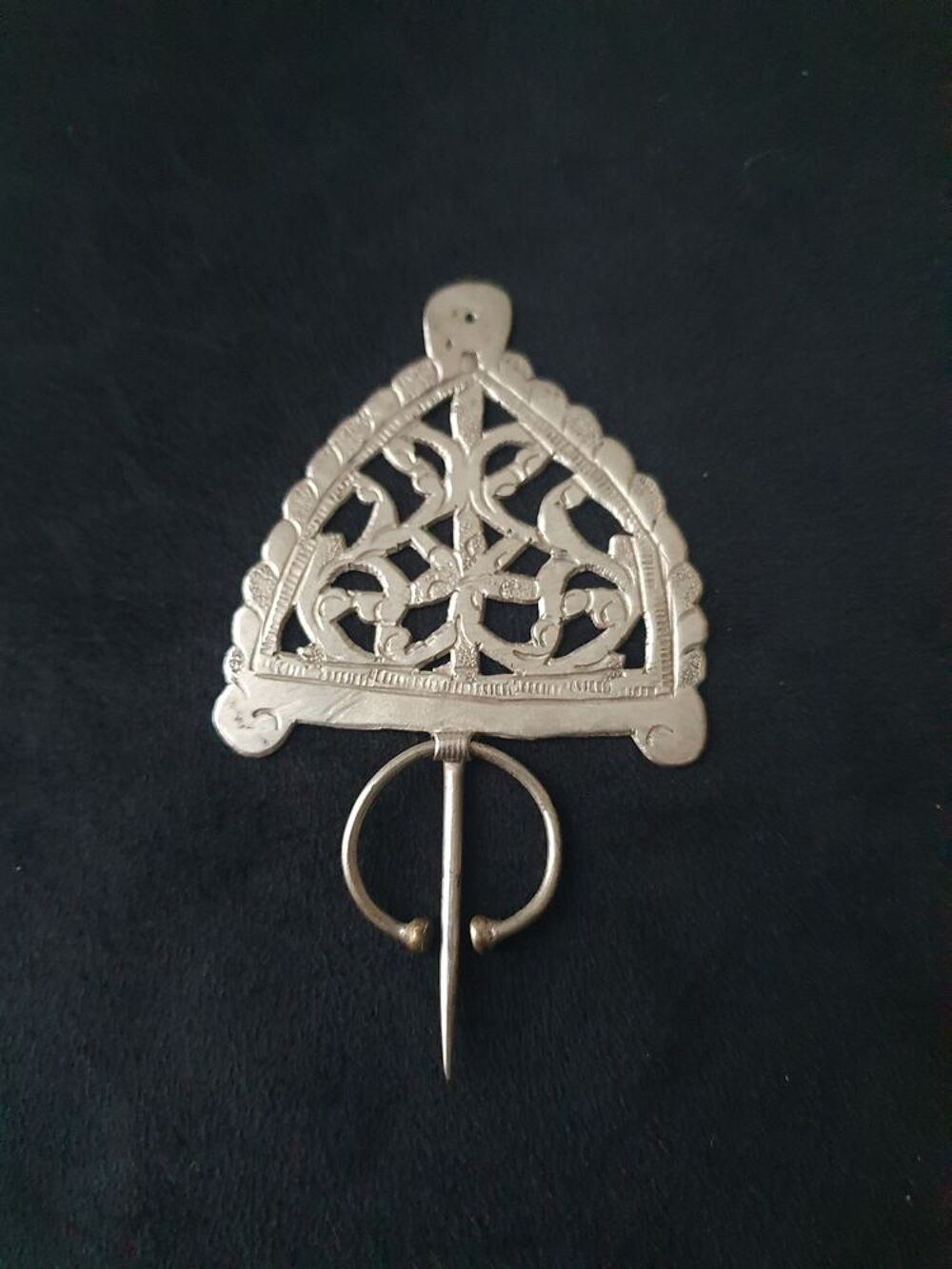 Fibule XIX&eacute; argent massif &eacute;poque coloniale Décoration
