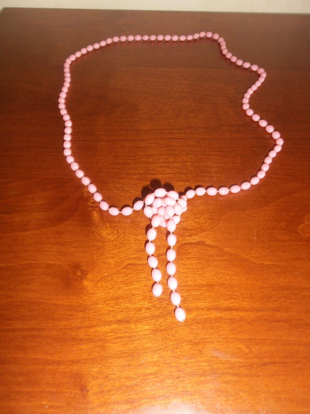 Sautoir perles roses (28B) Bijoux et montres