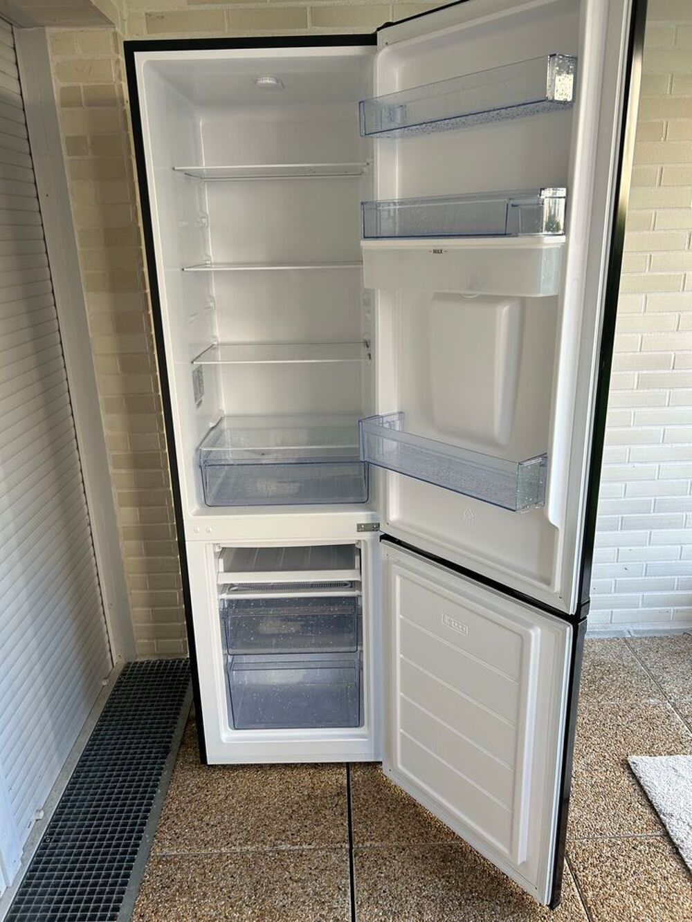 R&eacute;frig&eacute;rateur Aya combin&eacute; 261L Electroménager