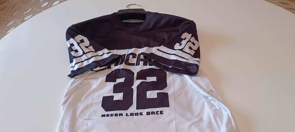 Tshort Chicago 32 Never Look Back- Taille M - 15 Y - Neuf Vêtements