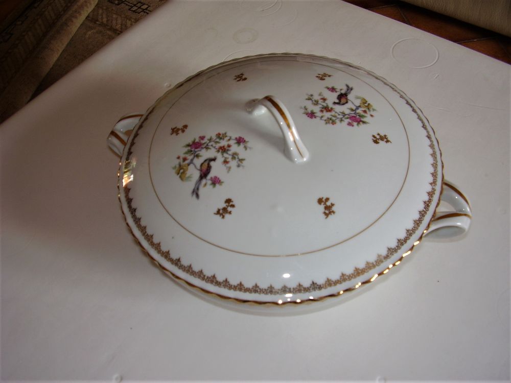 SOUPIERE PORCELAINE Décoration