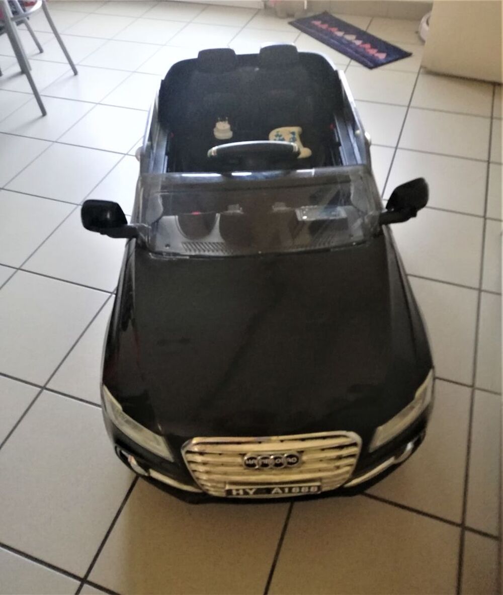 Voiture &Eacute;lectrique Enfant Audi T&eacute;l&eacute;commande Son et Lumi&egrave;re Jeux / jouets