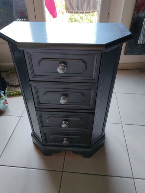 Petit meuble etat correct 25 Le Beausset (83)