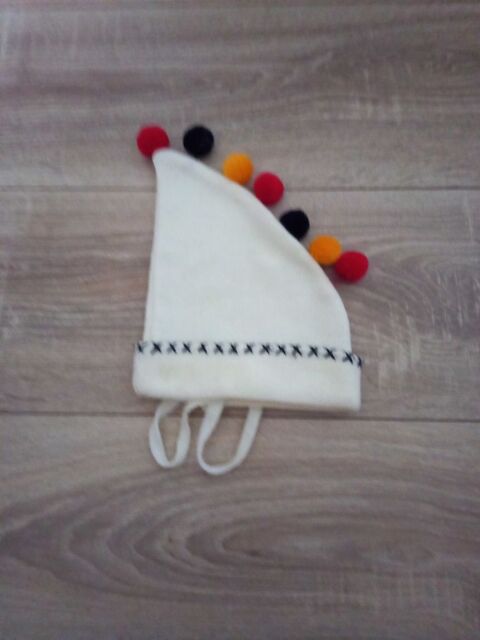 BONNET BEBE 1 AN AVEC POMPONS 2 Villiers (86)