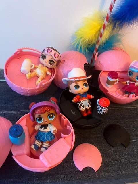 Ensemble de poupe lol avec leurs petits crins. 0 Savigny-le-Temple (77)