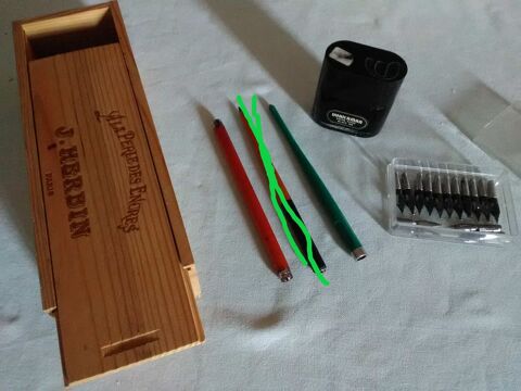 Plumier, Porte-plumes Anciens et autres / � l'unit� 5 Taillades (84)