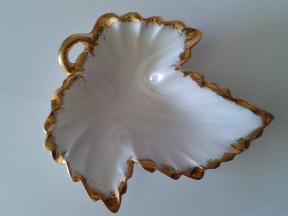 feuille en porcelaine blanche de Limoges Décoration
