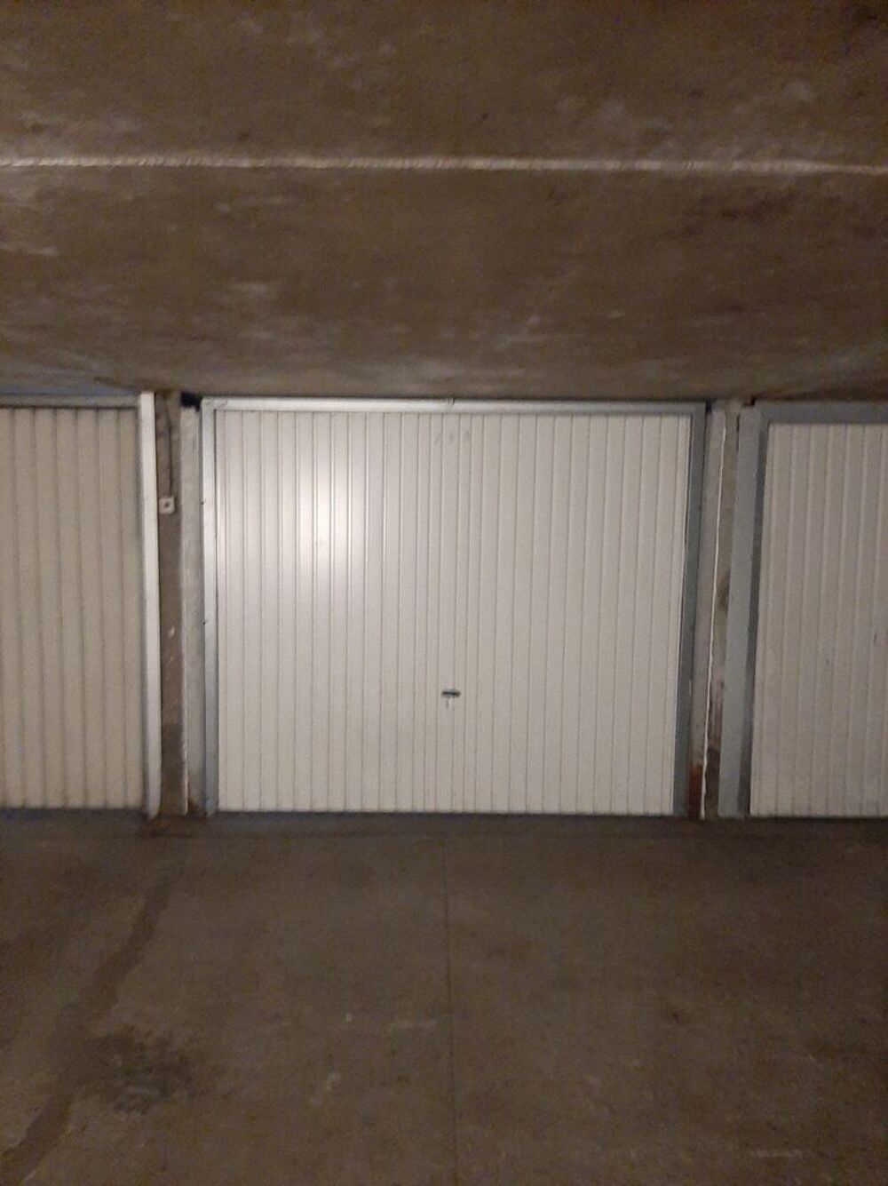 Location Parking/Garage Garage fermé - 14 m2 - Saint-Herblain Saint-herblain