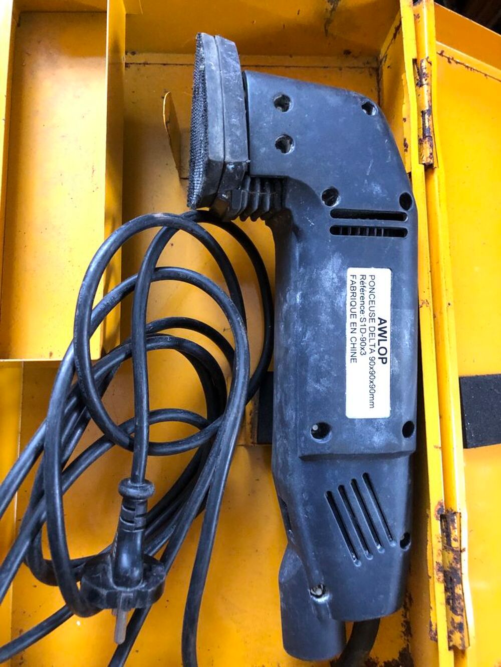 divers outillages &eacute;lectriques : meuleuses, perceuses, .... Bricolage