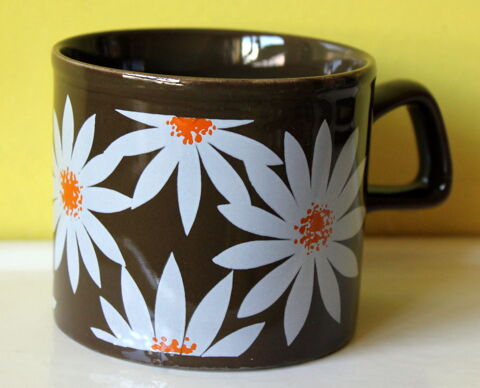 Mug vintage 60 - 70 STAFFORDSHIRE POTTERIES ENGLAND daisies 15 Issy-les-Moulineaux (92)