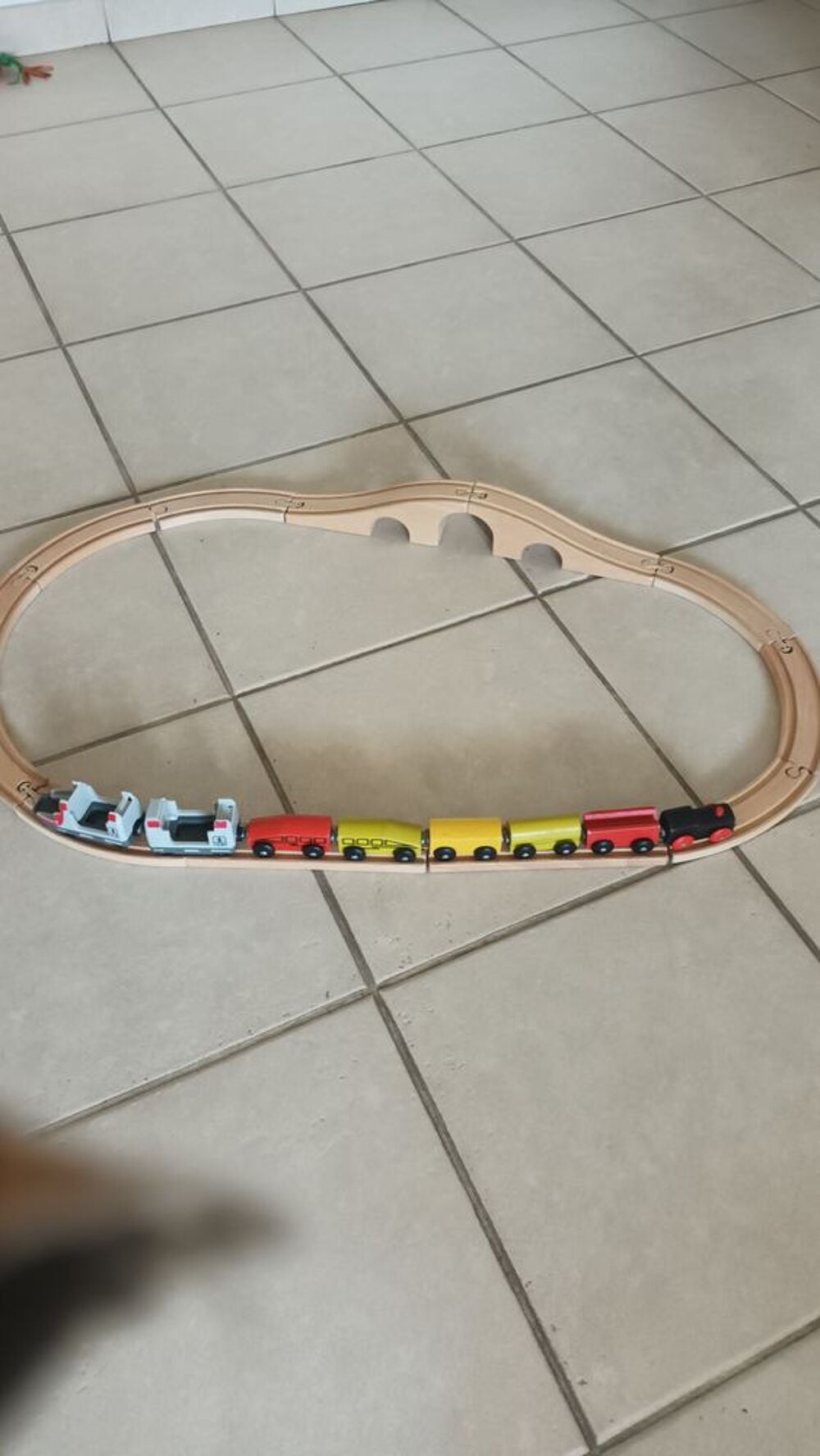 Circuit en bois avec son petit train Jeux / jouets