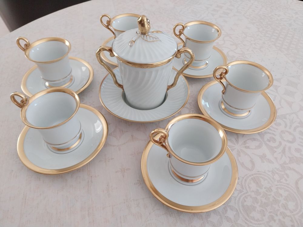 Service &agrave; caf&eacute; NAPOL&Eacute;ON en porcelaine de Limoges Giraud Décoration