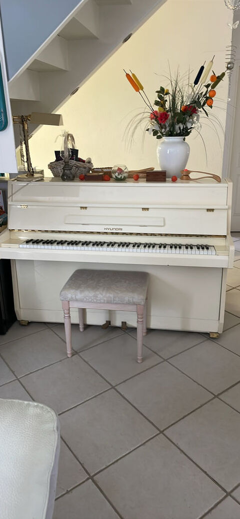 Piano droit Hyundai 400 Vieille-glise-en-Yvelines (78)