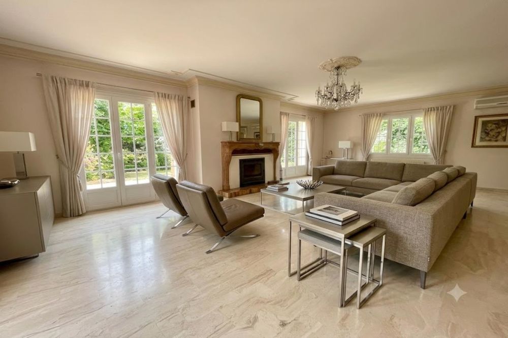 vente Maison - 9 pièce(s) - 331 m² Chenôve (21300)