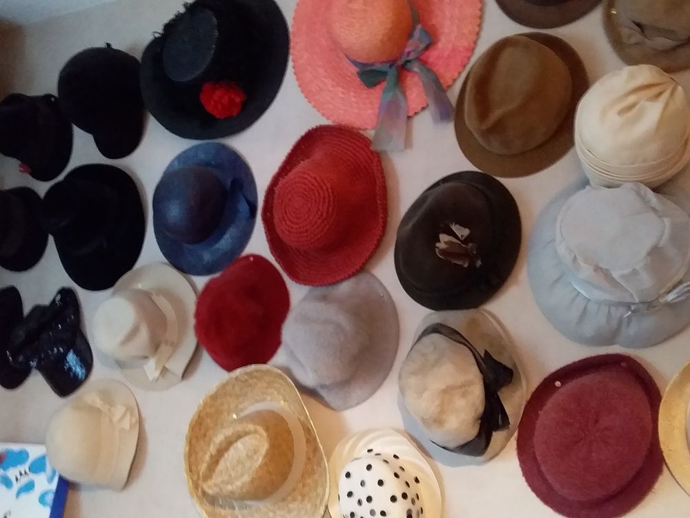 tr&egrave;s belle collection de chapeaux Décoration