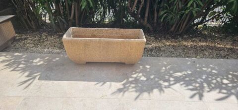 pot jardini�re ton pierre 65 Fr�jus (83)
