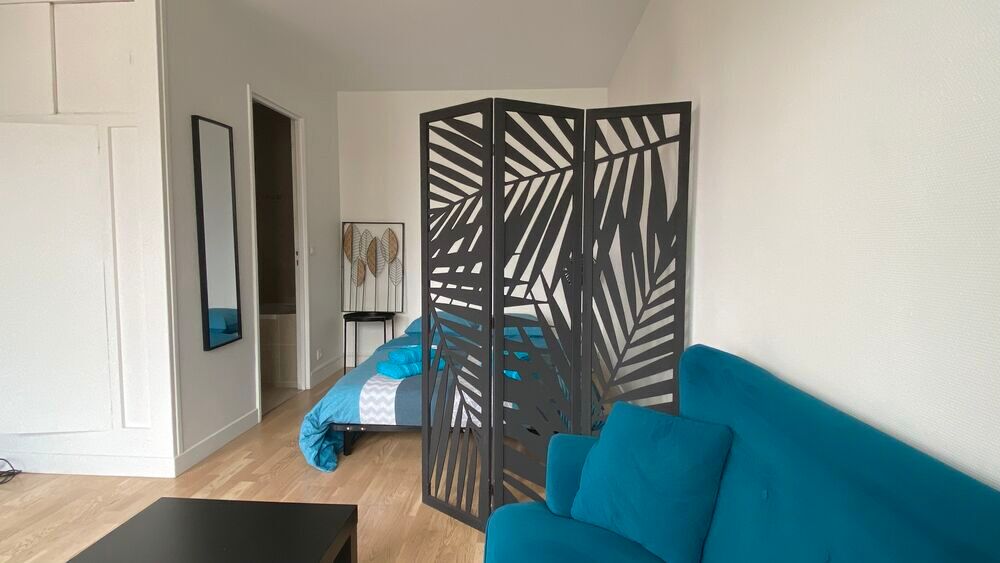 Location Appartement Grand studio de 30m2 à côté de la Gare RER E Rosny sous bois Rosny-sous-bois