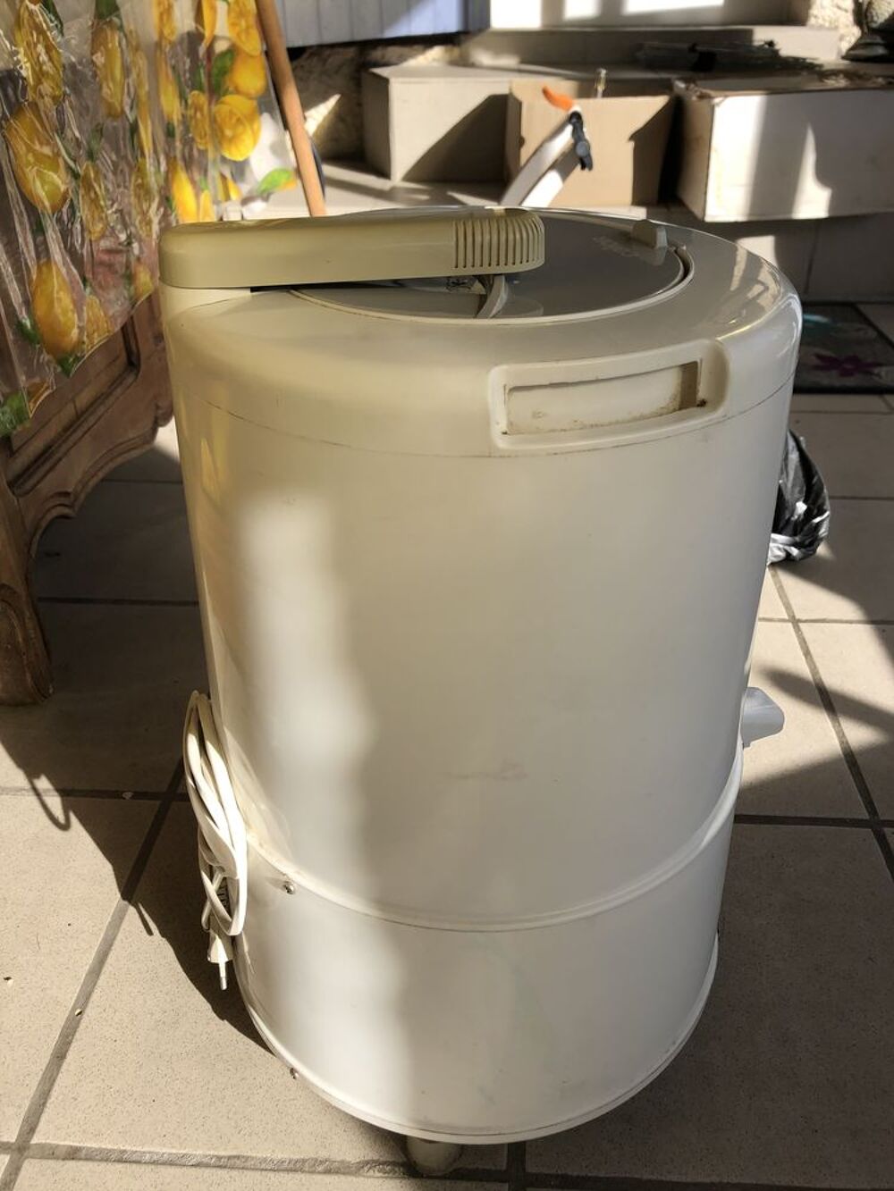 lessiveuse Electroménager