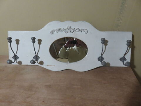 PORTE MANTEAUX MURAL 15 Chaumont (52)