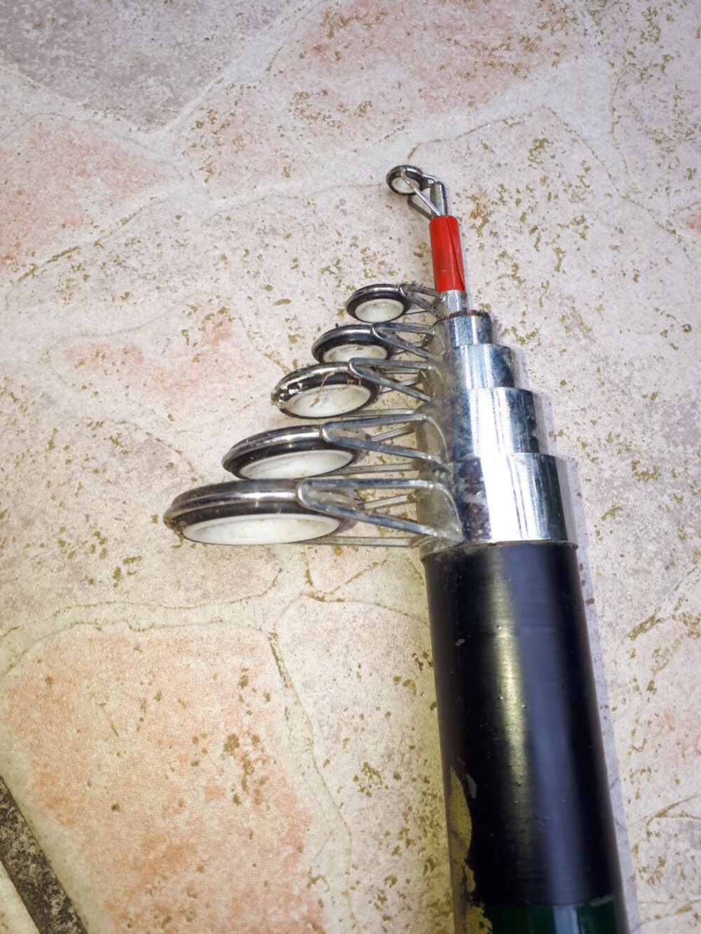 Canne &agrave; lancer en carbone Daiwa Bricolage