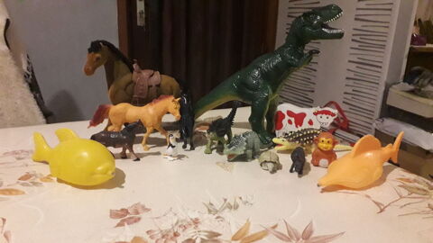 Anciens jouets/dinosaures/animaux divers. 10 Flers-en-Escrebieux (59)