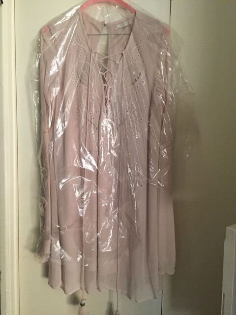 Robe d'�t� Berskha en parfait �tat. Sort du pressing 23 Villefranche-sur-Mer (06)