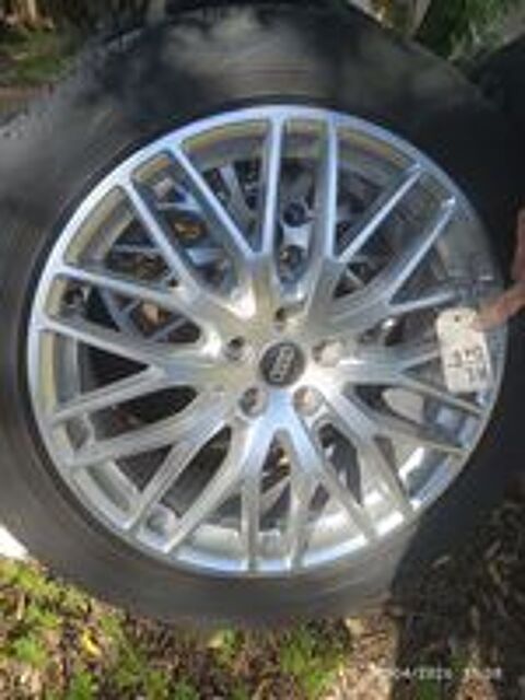 Pneu voiture - roue  occasion 83720 Trans-en-Provence