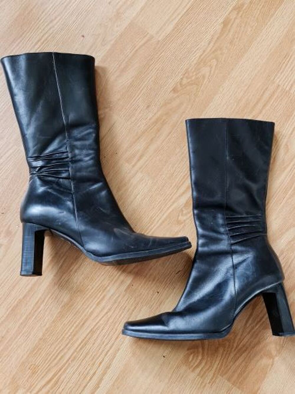 belles bottes effet pliss&eacute; t 36
Chaussures