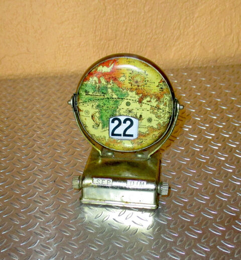 Calendrier perpétuel en tôle lithographiée Troc possible. 0 Cazères (31)