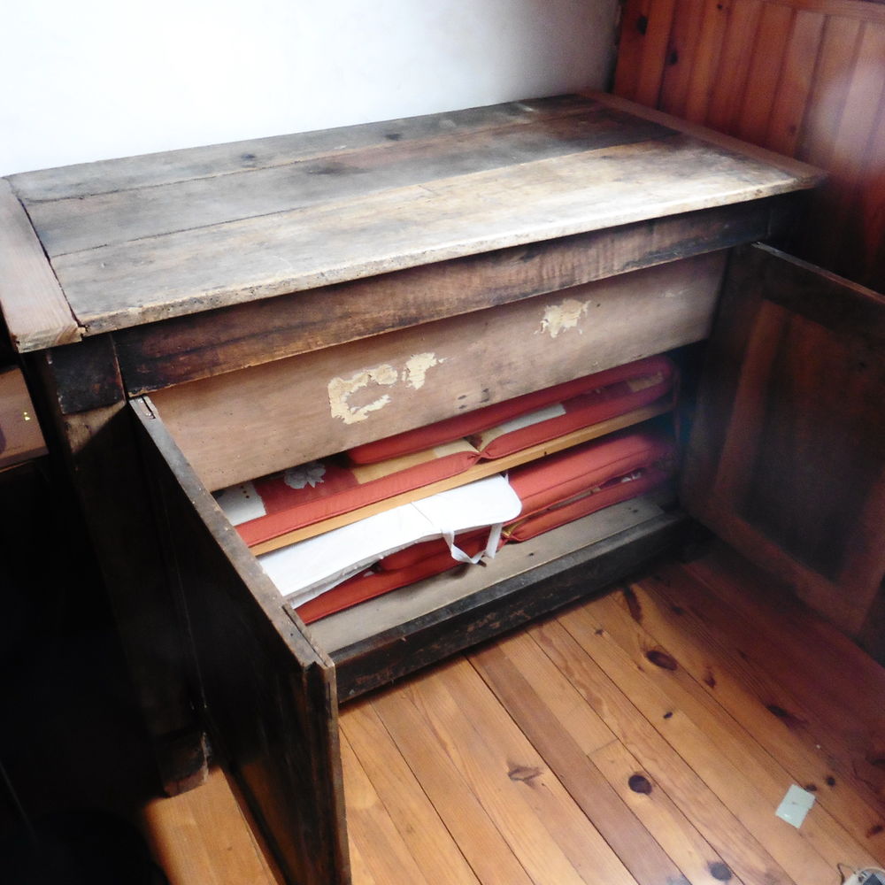 Ancien meuble en bois : maie / p&eacute;trin Meubles