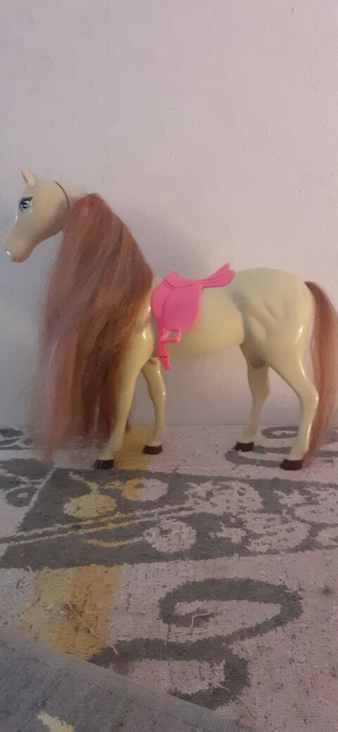 Cheval de Barbie 15 Fre-en-Tardenois (02)