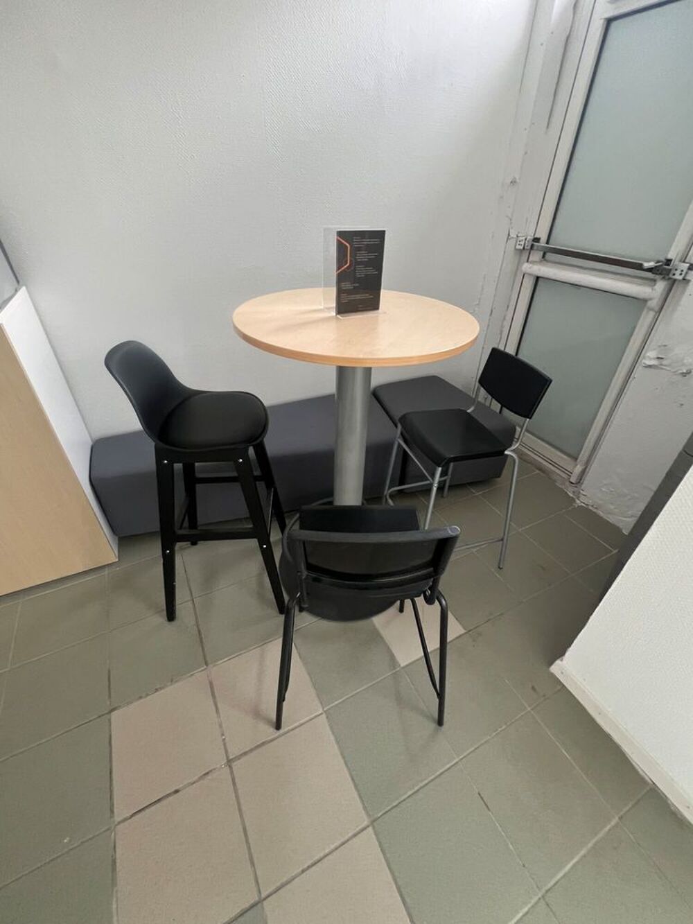 TABLE MANGE DEBOUT EN BOIS Meubles