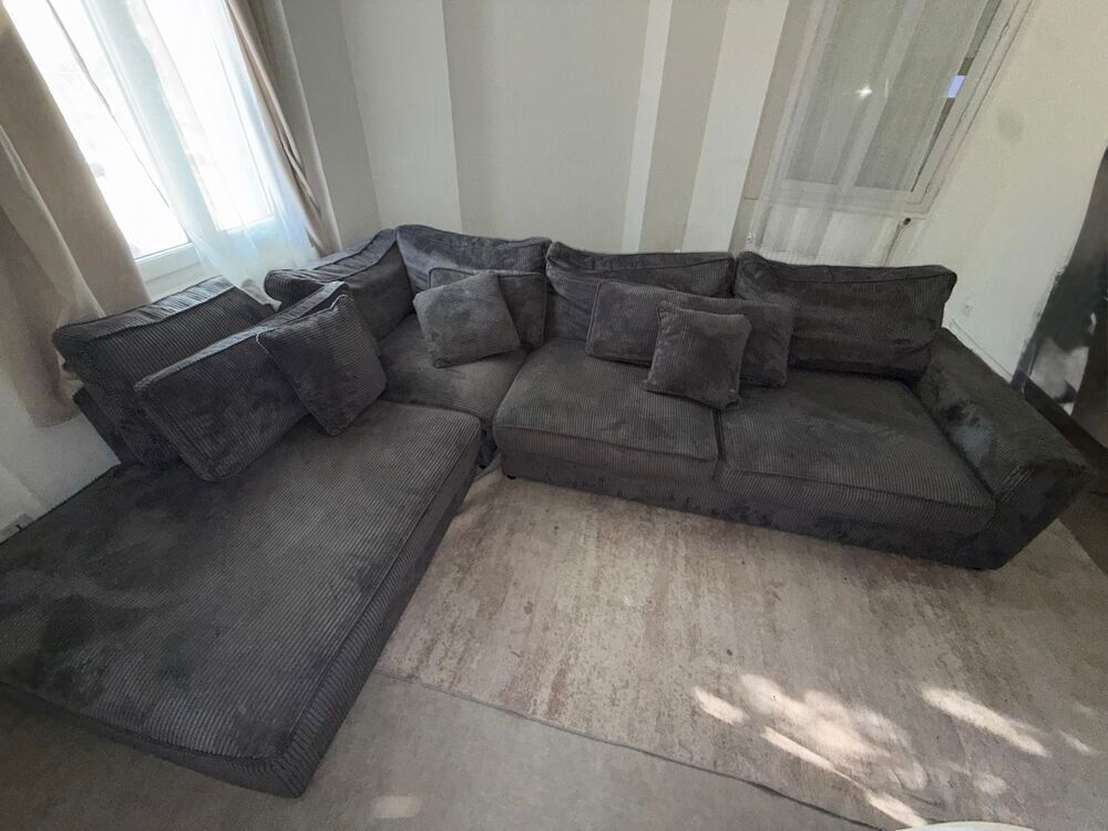 Canap&eacute; d'angle gris fonc&eacute; ( dimensions: 310x230) Meubles