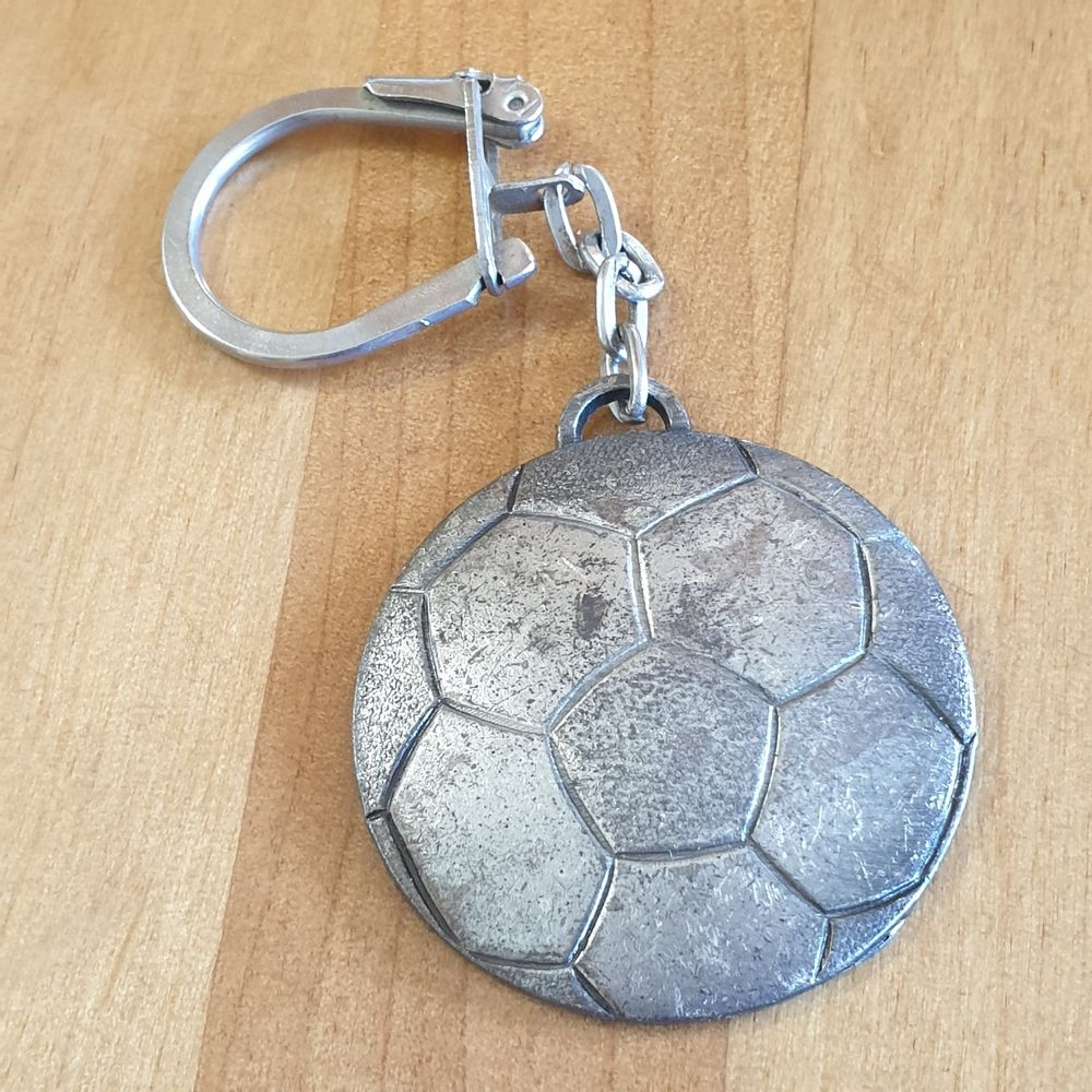 Porte-cl&eacute; ballon football Schick Argentina juin 78 
