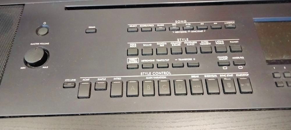 Piano Yamaha. Instruments de musique
