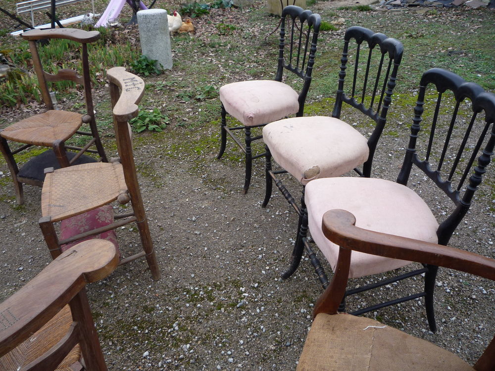 Chaise &agrave; musique/Prie Dieu/coffre/malle
10€ pi&egrave;ce Meubles