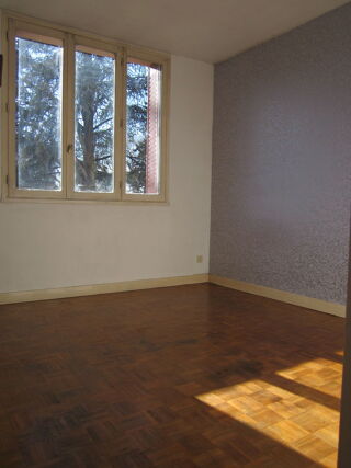  Appartement à louer 2 pièces 45 m²