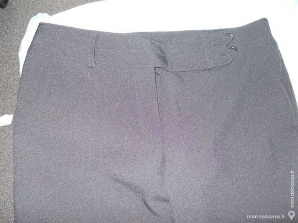 Pantalon noir en polyester, T 38, neuf Vtements