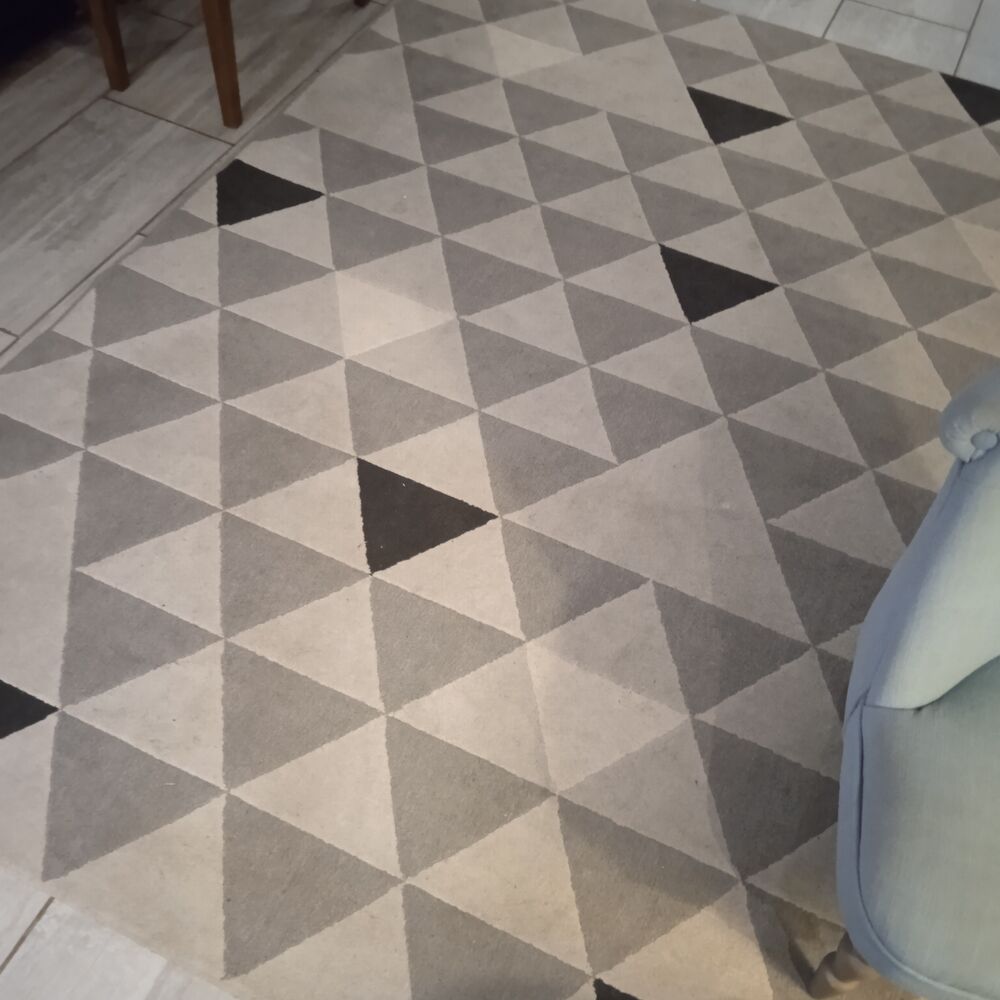 Grand tapis motifs g&eacute;om&eacute;triques triangles 160*229 Décoration
