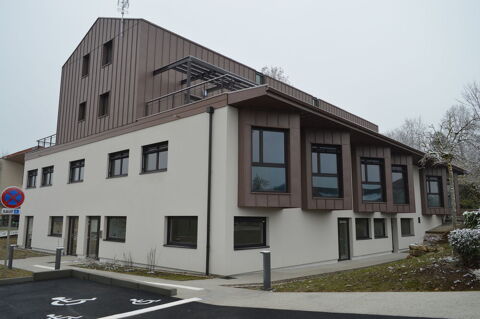 LOCAL A VENDRE POLE SANTE NOVALAISE 190000 73470 Novalaise