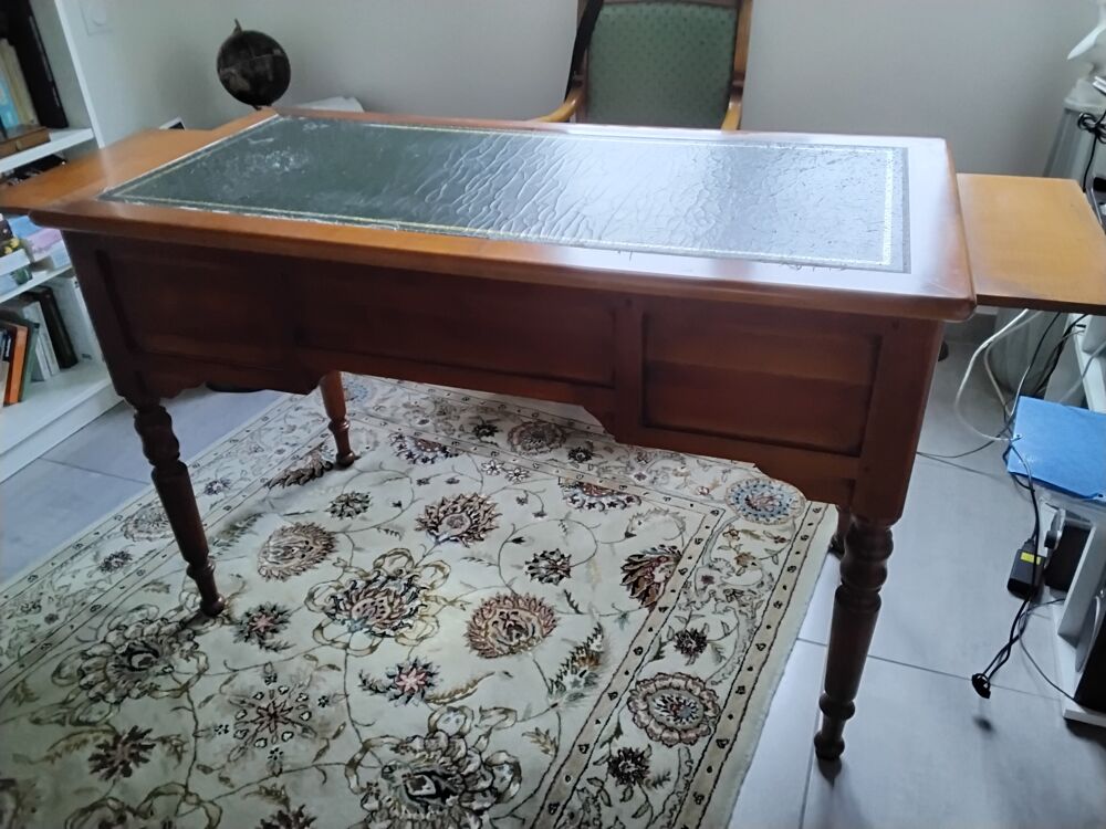 bureau merisier style Louis Philippe bon &eacute;tat, Meubles