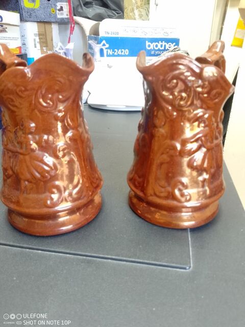 Pichets de faence de Jersey 45 Srignan-du-Comtat (84)